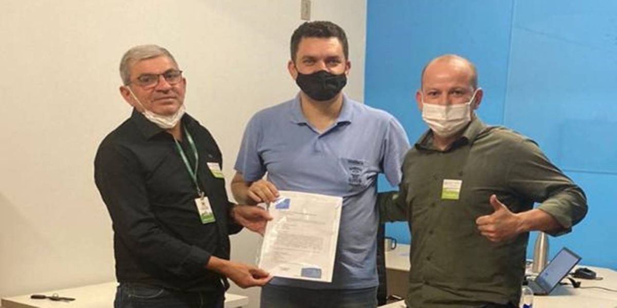 Colégio adere a programa e "adota" praça na região central