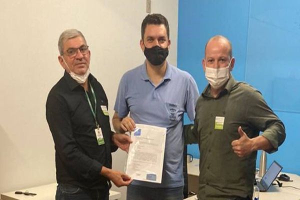 Colégio adere a programa e "adota" praça na região central