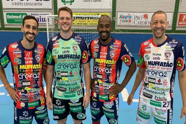 Foto relacionada a notícia: Cascavel Futsal inicia venda de camisas para todo Brasil