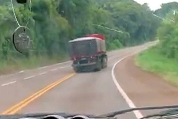 Imagem referente a notícia: Motorista profissional é preso pela PRF após dirigir sob influência de álcool na BR-369