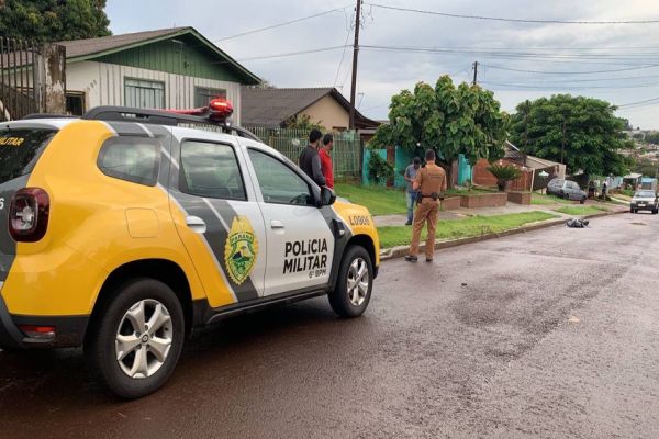 Imagem referente a notícia: Homem é morto a tiros e Siate/PM demoram quase uma hora pra chegar ao local