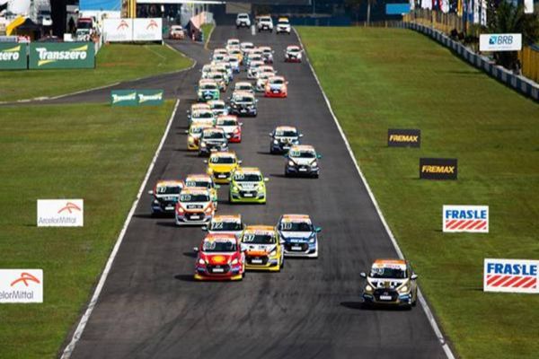 Copa Shell HB20: Leo Reis, Gustavo Teixeira e João Pedro Bortoluzzi vencem em Goiânia