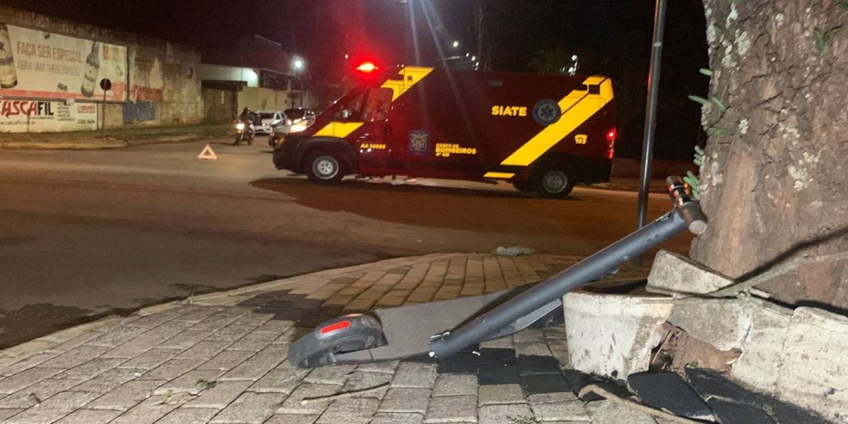 Adolescente de 15 anos é atropelado por carro na Rua Manoel Ribas no centro de Cascavel