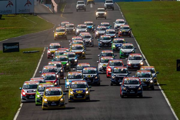 Copa Shell HB20: Luis Sena Jr, Marcus Índio e João Bortoluzzi vencem a Corrida 2 em Goiânia