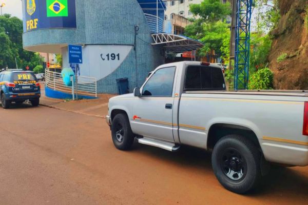 PRF recupera caminhonete furtada em Cascavel, antes mesmo do dono registrar o B.O