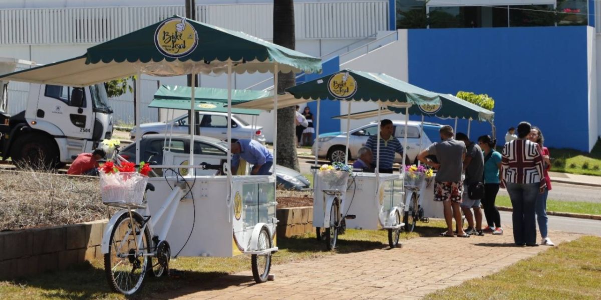 Ambulantes recebem bicicletas do Programa Bike Legal