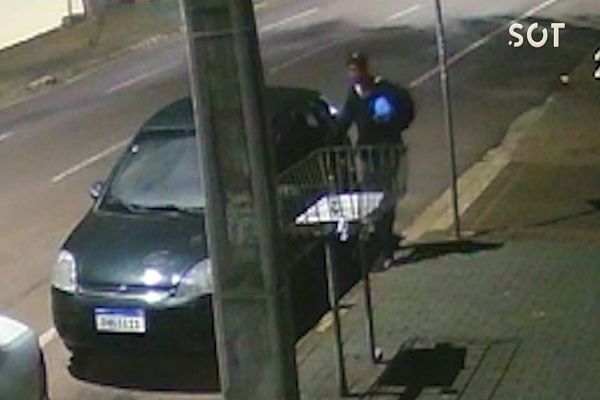 Imagem referente a notícia: Carro é estourado e marginais furtam diversos itens; Proprietário pede ajuda para localizar produtos