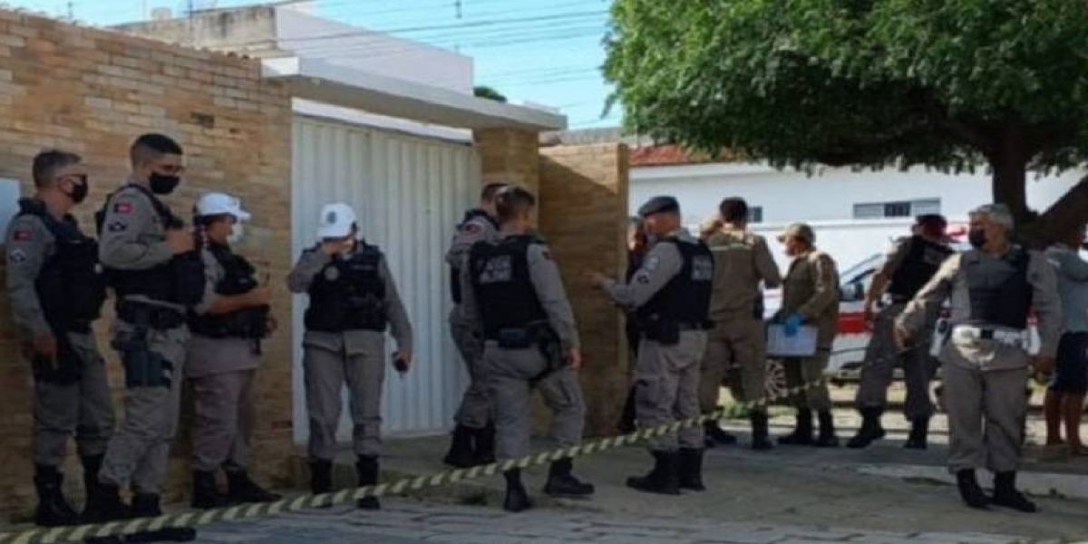 Menino de 13 anos confessa que matou a mãe e o irmão porque foi proibido de usar o celular