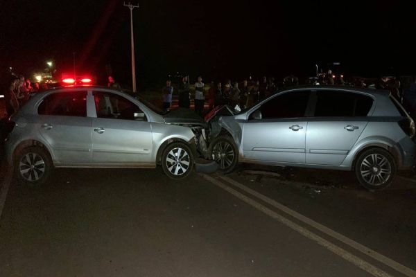 Imagem referente a notícia: Homem de 49 anos morre após colisão frontal na PR-180 em Boa Vista da Aparecida