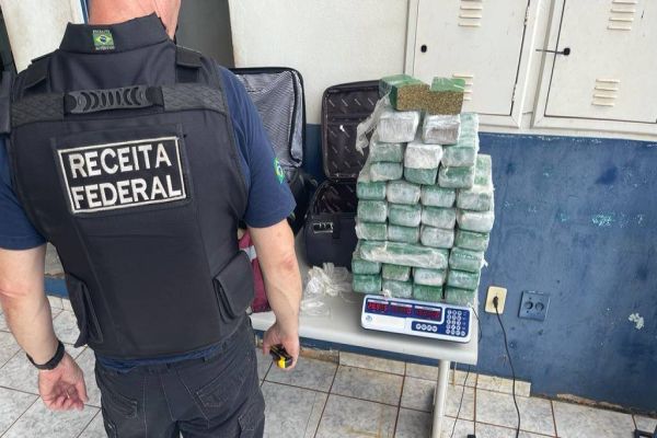 Mulher é detida com 27 kg de maconha em ônibus de Cascavel para São Paulo