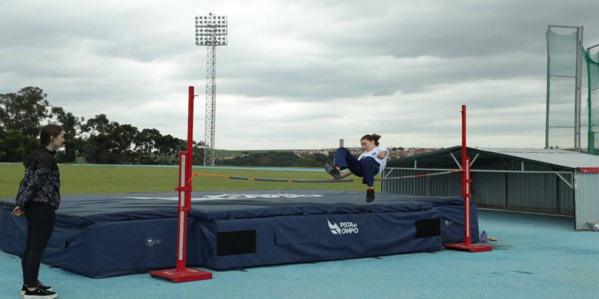 Estudantes participam do 3º Festival de Atletismo Escolar no CNTA
