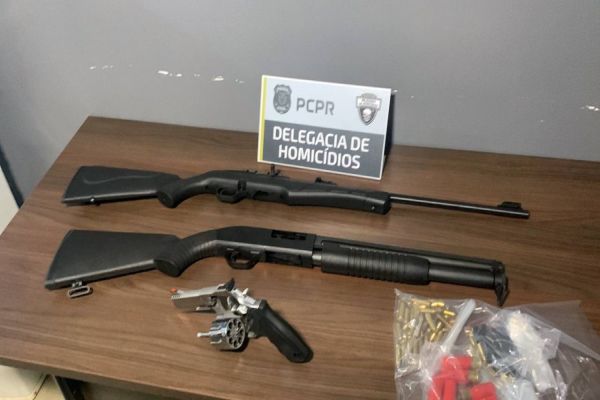 Imagem referente a notícia: Policia Militar e DH encontram armas na casa do acusado pela morte de Ailson Augusto Ortiz