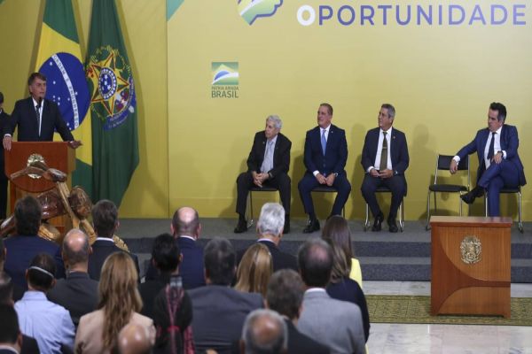 Governo publica medida provisória para regulamentar o trabalho remoto