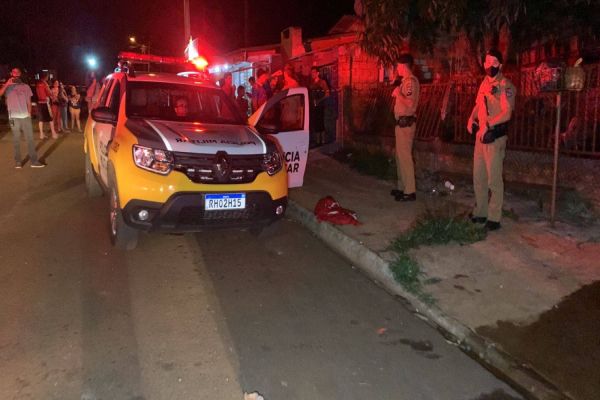 Imagem referente a notícia: Residência é incendiada após briga entre mulheres no Jardim Araucária em Cascavel