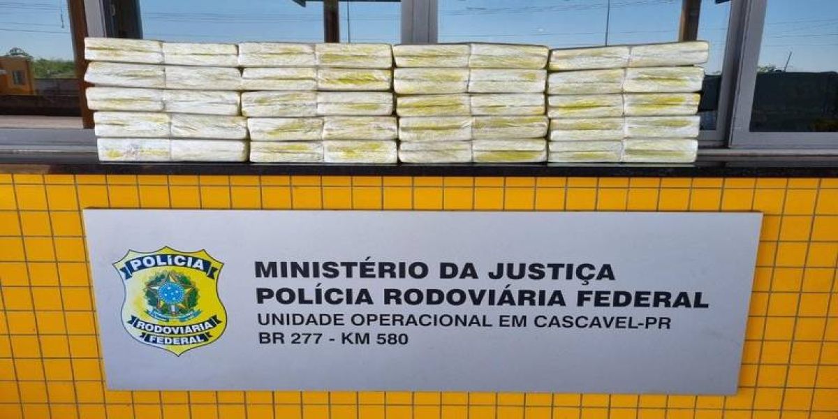 PRF apreende maconha e medicamentos em Cascavel