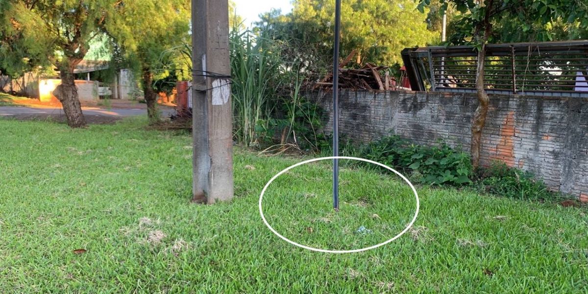 Ratos da Fiação atacam novamente: Fios são furtados de postes na Rua Romeu Caponi
