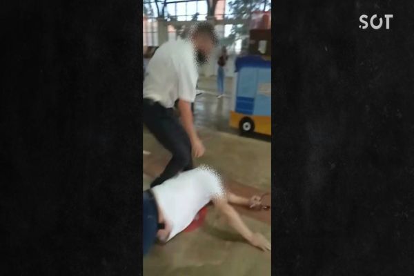 Imagem referente a notícia: Homem alterado entra em vias de fato com motorista do transporte coletivo no Terminal Leste