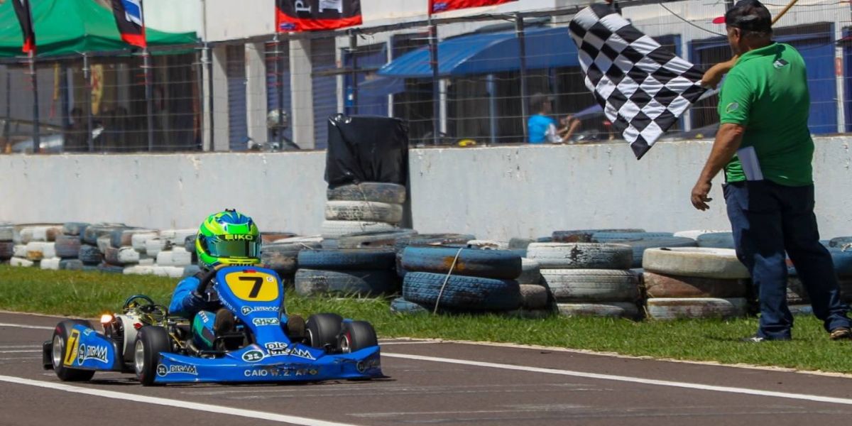 Caio Zorzetto conquista mais uma vitória no Kartódromo de Cascavel