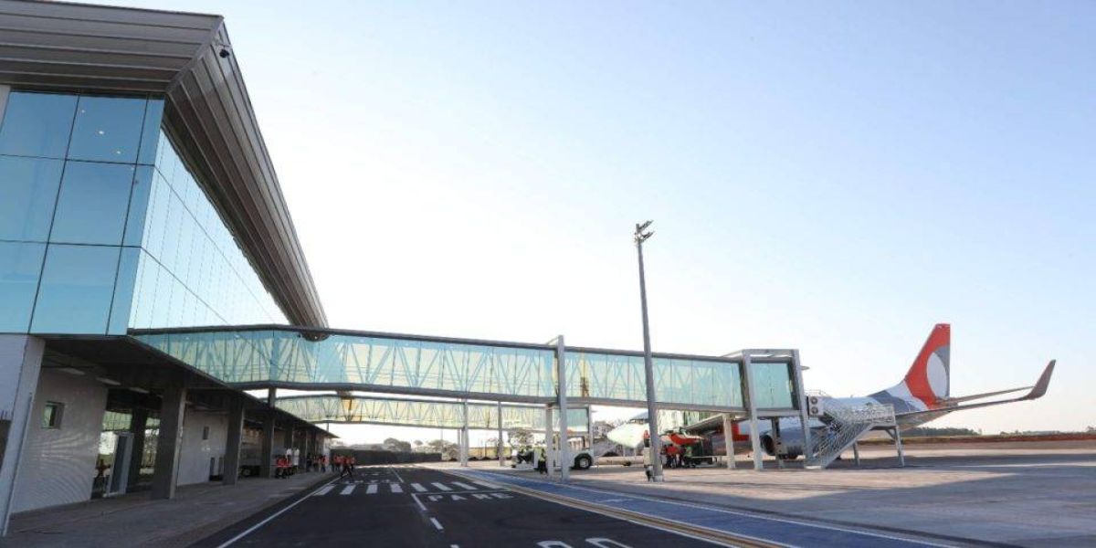 Uso de máscara em aeroporto continua sendo exigido pela Anvisa