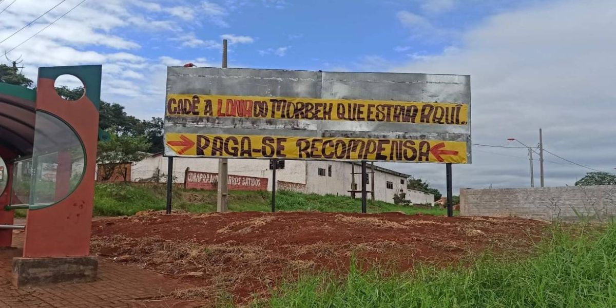 Aviso Curioso: Comerciante de Toledo paga recompensa pra quem recuperar faixa de outdoor furtada