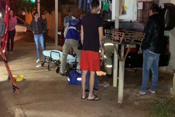 Imagem referente a notícia: Jovem é esfaqueada no pé ao se defender de agressor no Bairro Interlagos