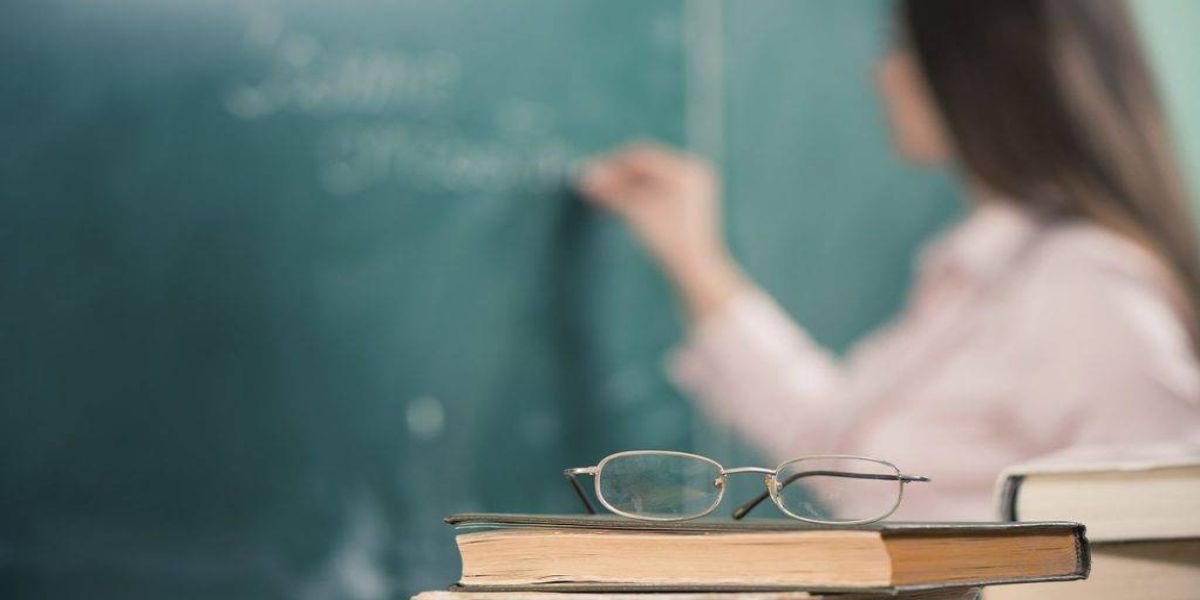 Comissão de Educação pede gratificação para servidores temporários da Educação