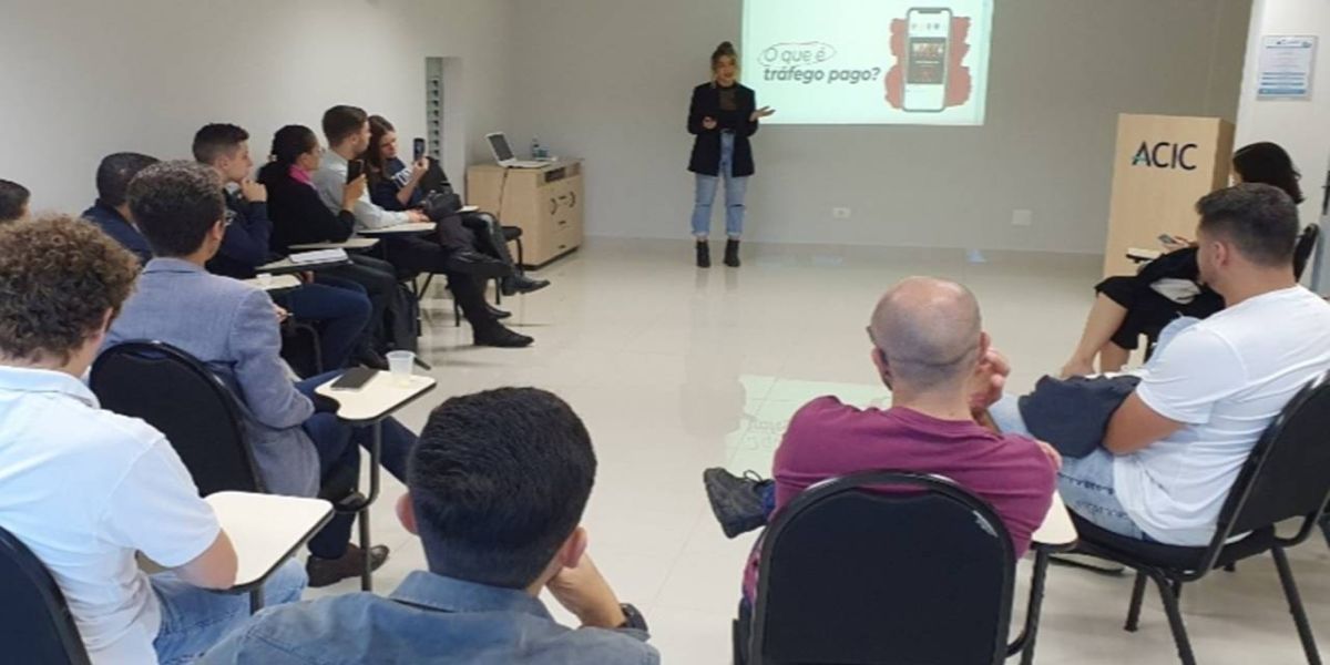 Jovens empreendedores conhecem mais sobre tráfego pago