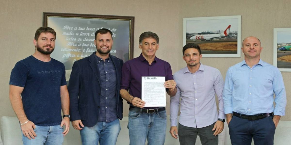 É assinada a ordem de serviço para construção de 14 casas no Jardim Esmeralda