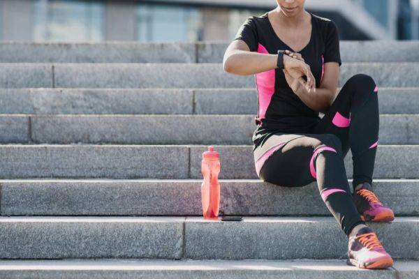 Atividades físicas trazem benefícios para a prevenção de câncer e para a saúde, afirma especialista