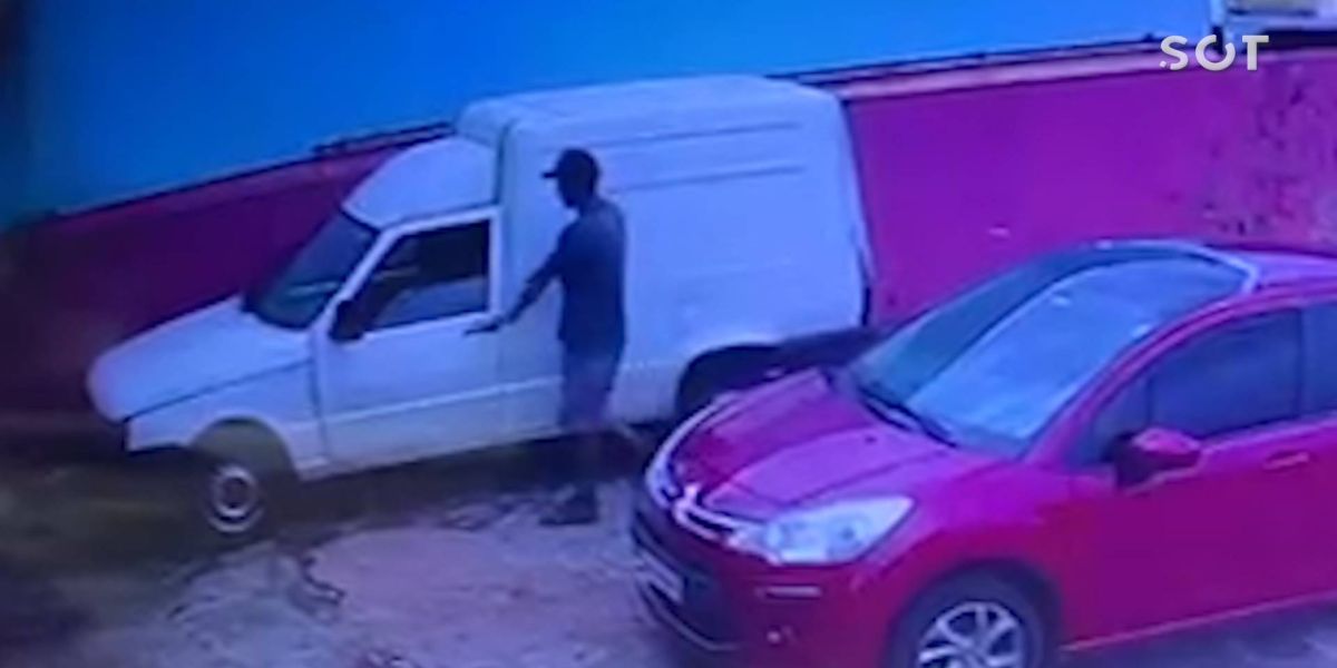 Câmera de segurança registra furto de fiorino no Bairro Santa Cruz