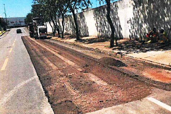 Empreiteira deverá refazer obras de pavimentação inadequadas em Cascavel