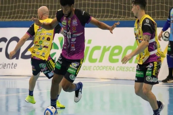 Foto relacionada a notícia: Em mais um clássico, Cascavel Futsal defende a liderança da Série Ouro