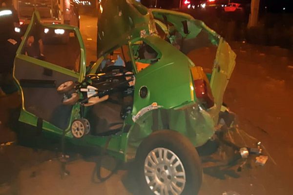 Imagem referente a notícia: Três adultos e um bebê morrem em gravíssimo acidente na BR-277 em Foz do Iguaçu