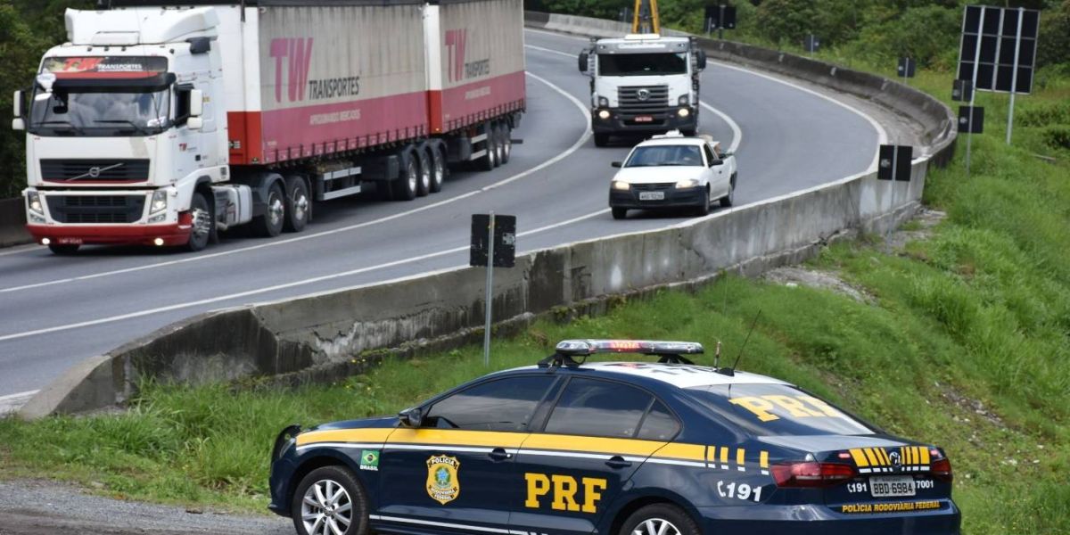 PRF inicia Operação Semana Santa 2022 no Paraná