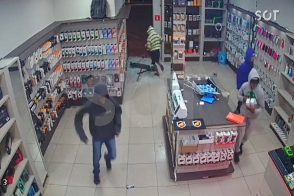 Imagem referente a notícia: Gangue da Marcha à Ré: Rede de Lojas é furtada novamente; O alvo desta vez foi a Loja de Nova Aurora