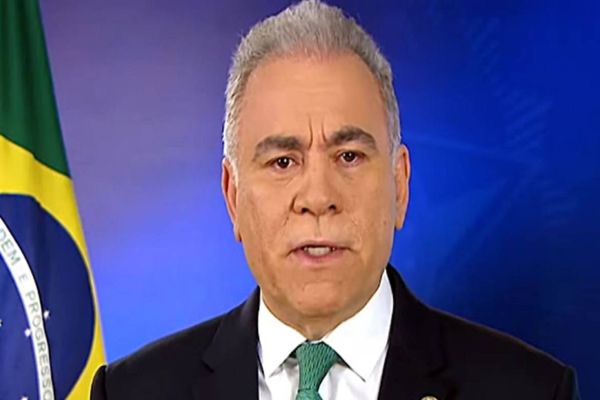 Governo anuncia fim da emergência sanitária por covid-19 no país