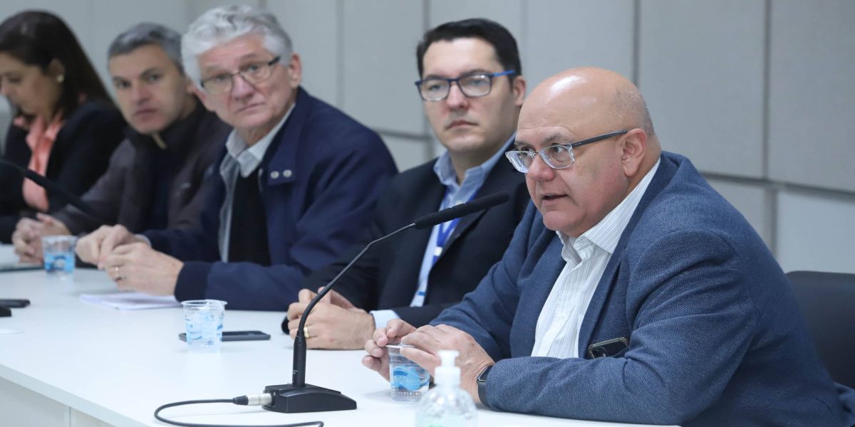 Governo recebe os primeiros estudos do ramal ferroviário entre Cascavel e Chapecó