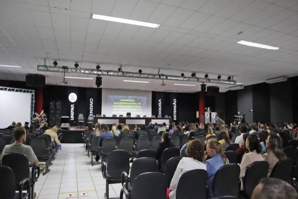 Seminário sobre programas sociais reúne municípios da região oeste do Paraná