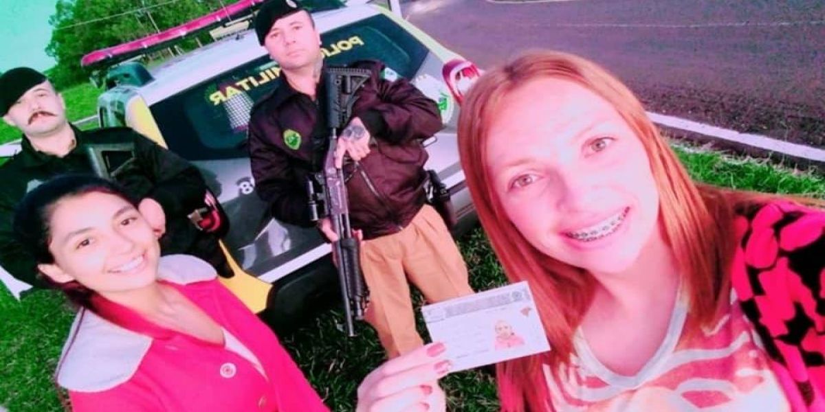 Jovem comemora ao ser parada em blitz no Paraná: “era um sonho antigo”