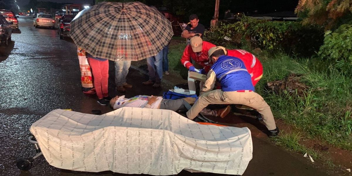Motociclista sofre fratura em perna após colisão de trânsito na Rua Panamá