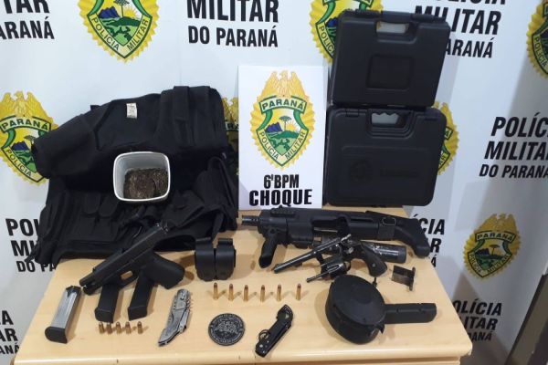 Homem é detido com armas de grosso calibre no Jardim Colmeia; Ele disse que era "para se proteger"