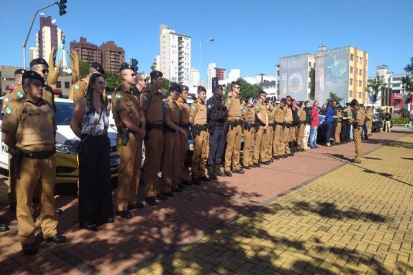 Imagem referente a notícia: Forças de segurança de Cascavel realizam homenagem ao Cabo Ricieri morto em combate em Guarapuava