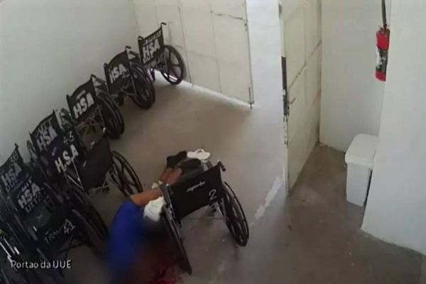 Imagem referente a notícia: Dupla invade hospital em SP e executa paciente na frente da equipe médica; Vídeo