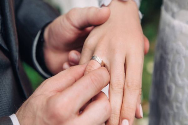 Casamento coletivo reunirá 142 casais no auditório da Unipar