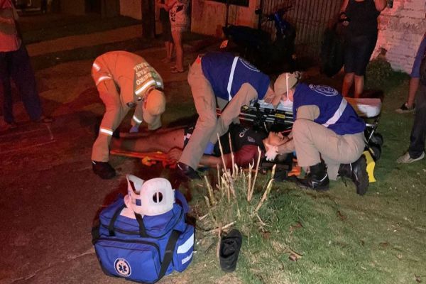 Imagem referente a notícia: Motorista embriagado avança preferencial e atropela motociclista no Bairro Periolo