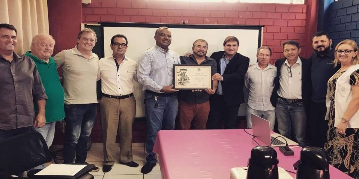 Apae homenageada com Voto de Louvor da Câmara de Cascavel