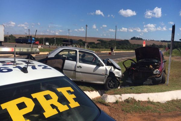 Mulher morre após violenta colisão transversal na BR-277, próximo ao distrito de Lagoa Seca