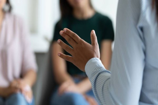 Acic se manifesta contrariamente à criação de 542 cargos públicos no PR