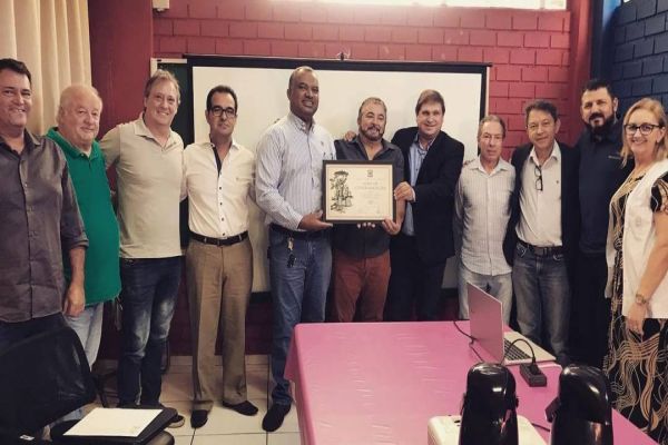 Apae homenageada com Voto de Louvor da Câmara de Cascavel