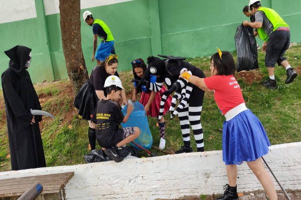 Equipes de endemias realizam ações na cidade e no interior de Cascavel